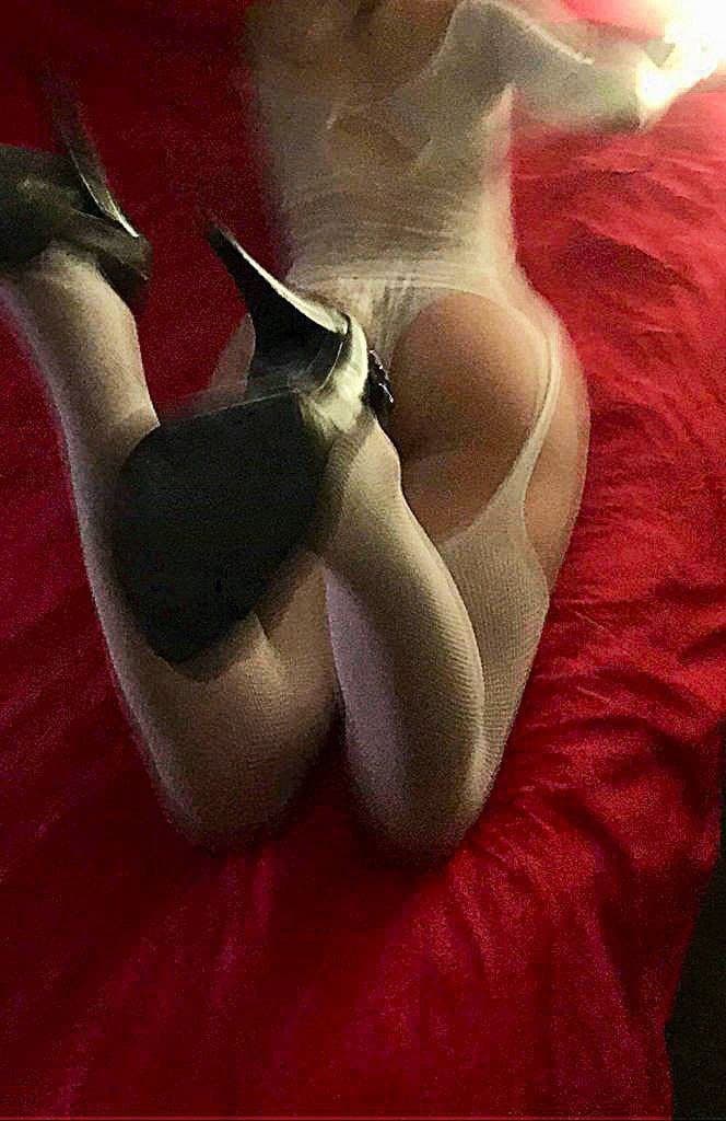 GUARDATE QUELLA PORCA DI MIA MOGLIE!!