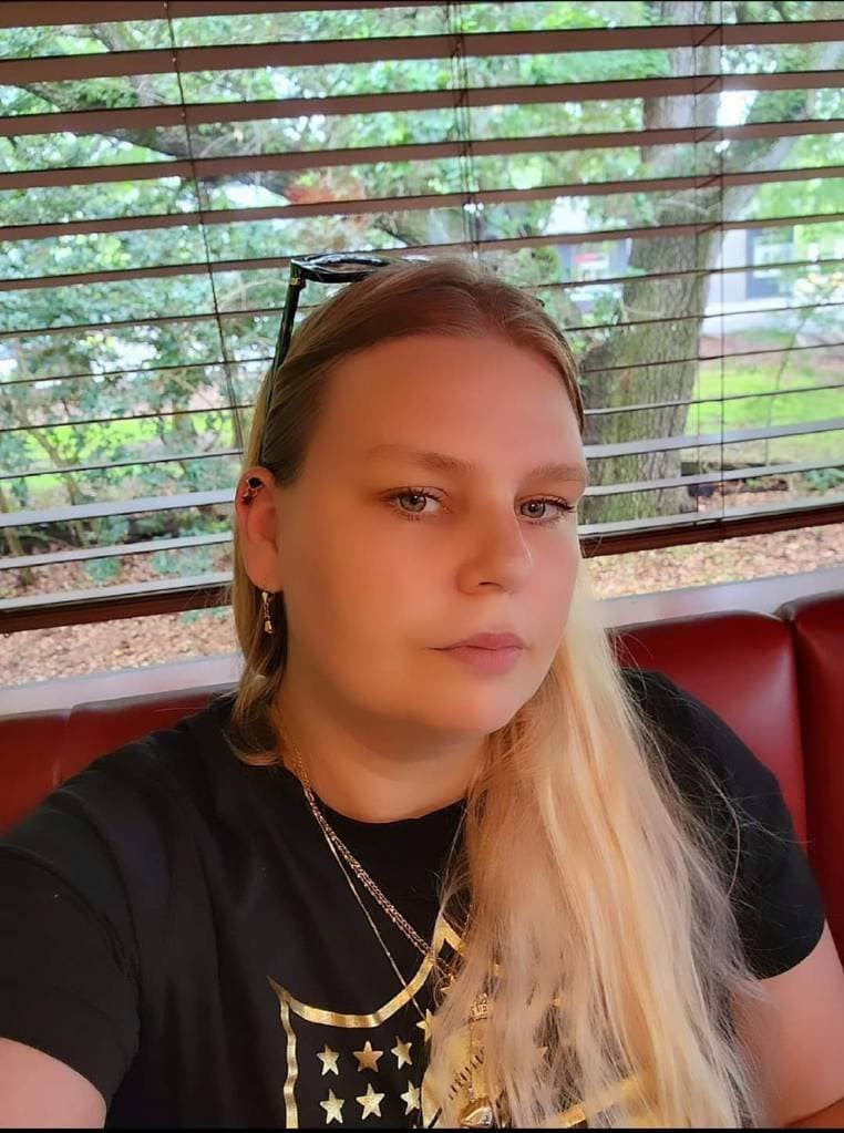 Send me any pictures you want me to print and cum on I’ll do anyone any age here are some examples