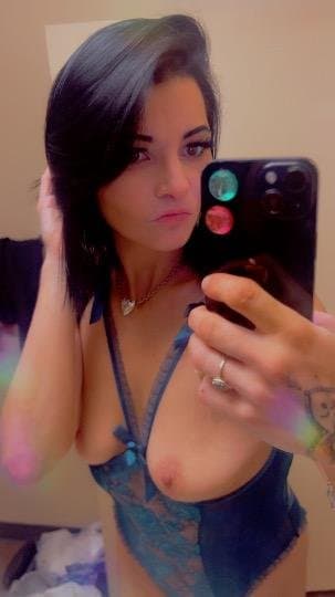 Skinny junkie need dick for next fix