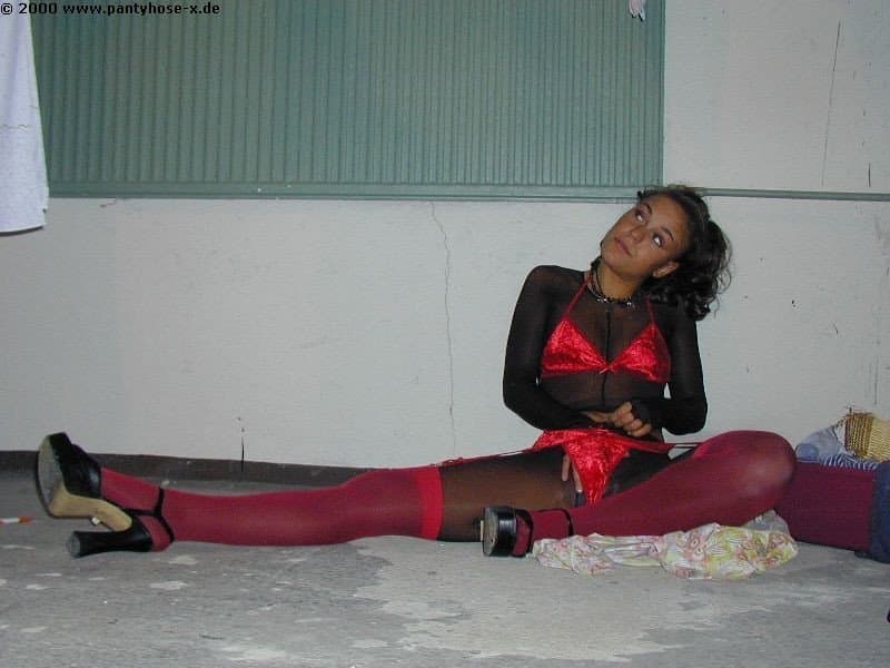 Click to view full size German Pantyhose Teen Vicki Wasche