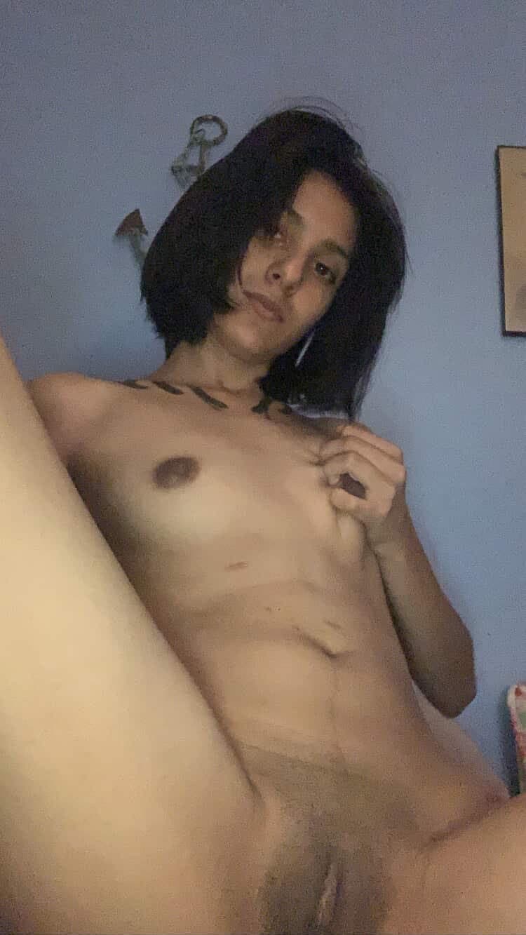Alexia, 20yo (and her nude) irls