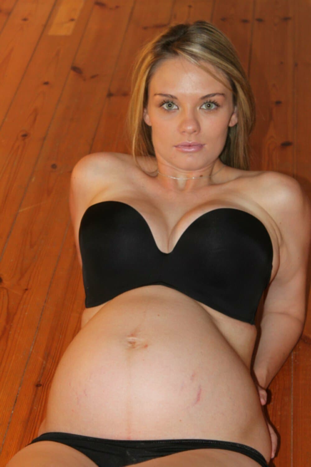 Bridget Sexy chatpic slut repost to your page Before she goes private get her on the hot page