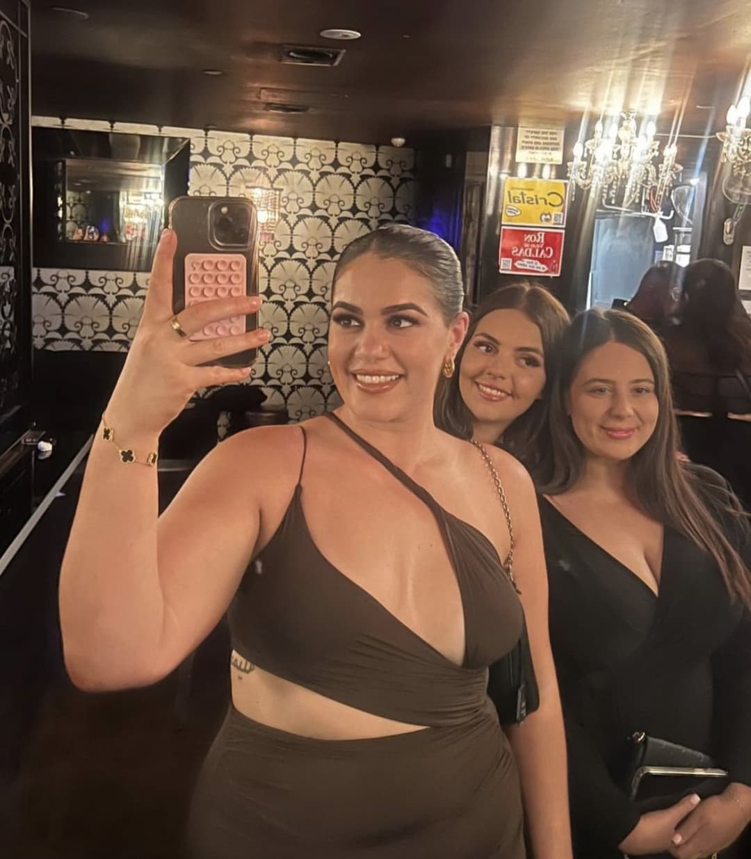 Aussie bbw Jamilla is so thick, begging for cum on her big fake tits. Kik fitfunseeker with edits