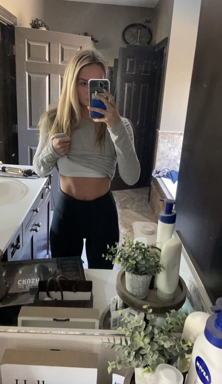 College cheerleader Zoe