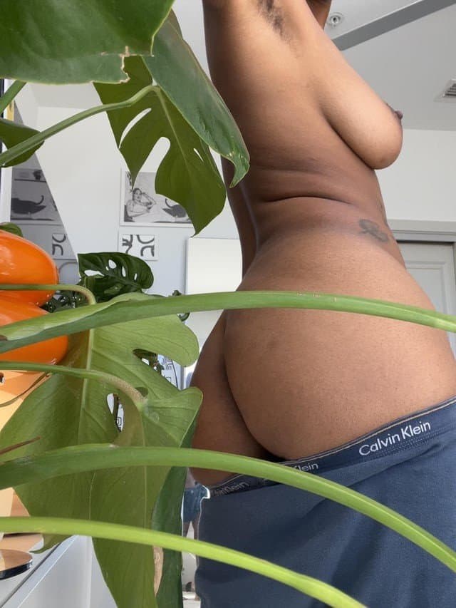 Black/ebony Dyke/stud/tomboy/lesbian/butch