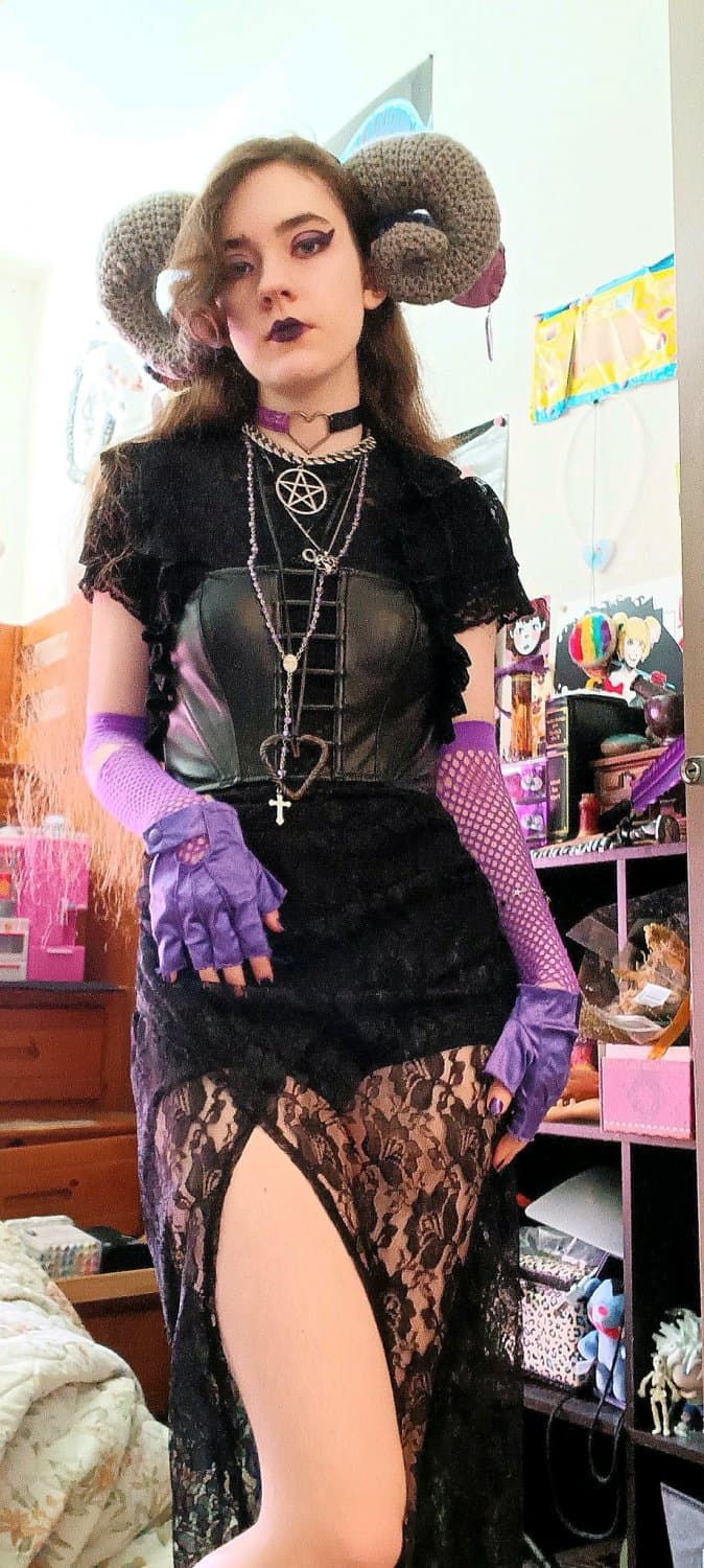 Click to view full size Ellie 18, has requested to be uploaded