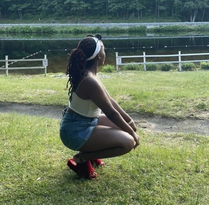 Black fuckmeat Jessiah spreads herself in public