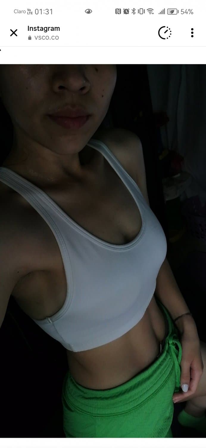 Tight abs, cute face, great feet= great head