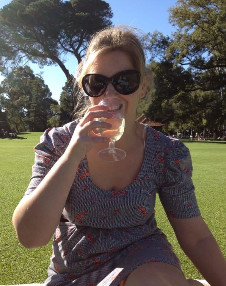 Mother (Jo) and Daughter (Amber) Websluts Together