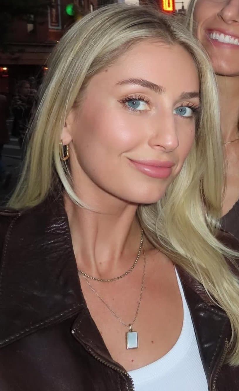 Irl snowbunny blonde is turned into spitroasted AI webslut. Comment/ dm who you want to see next!