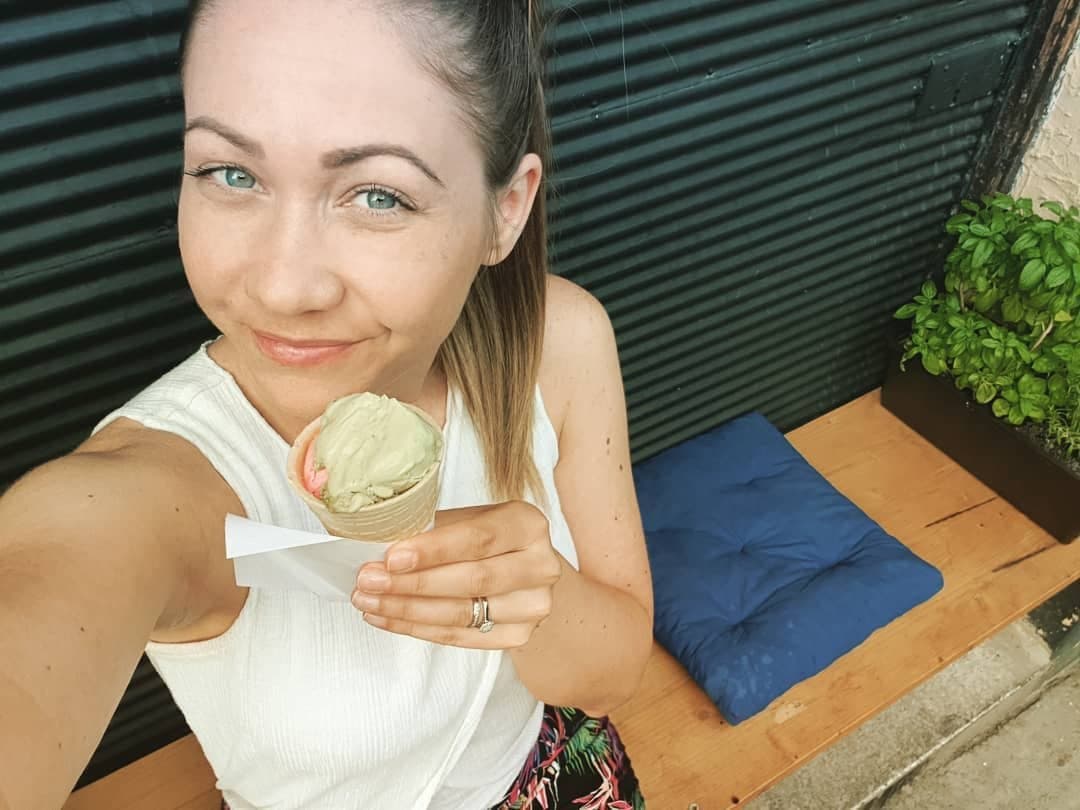 Hot Viktoria has a secret past