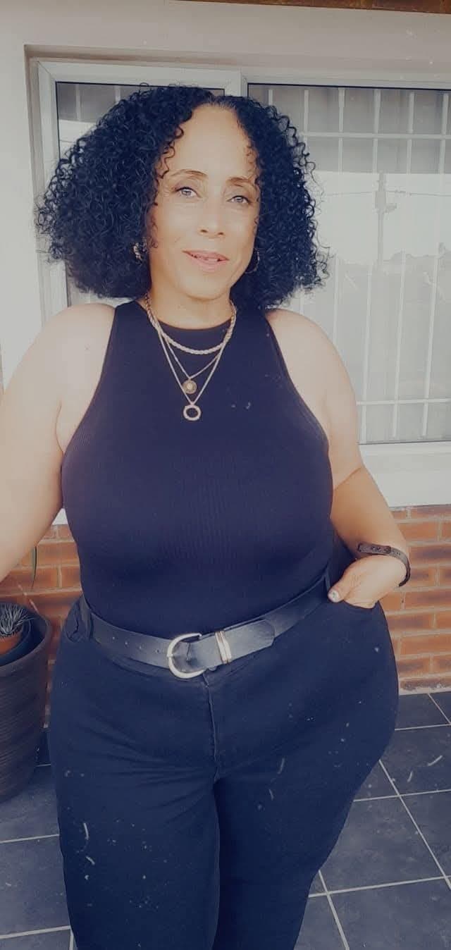 busty beautiful South African milf mommy