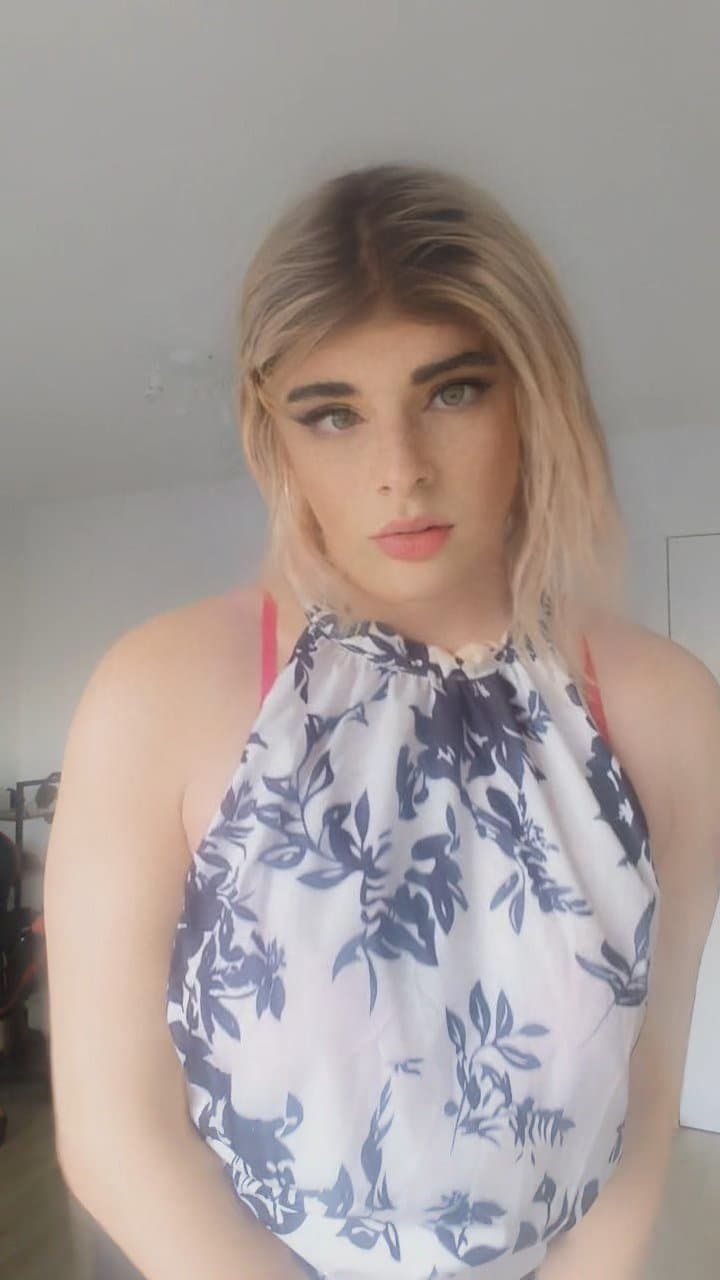 Robin Mathieu sucking a strangers dick as a sissy