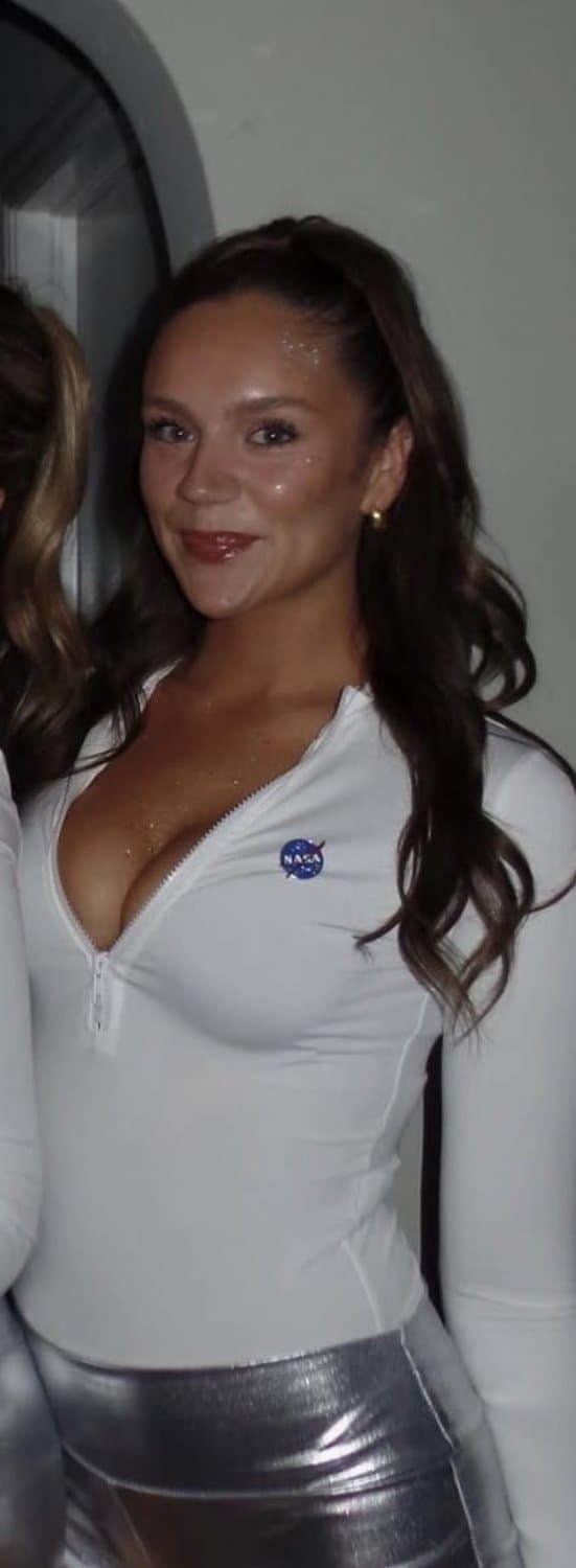 Sophomore Blonde Stunner with a gorgeous facecard