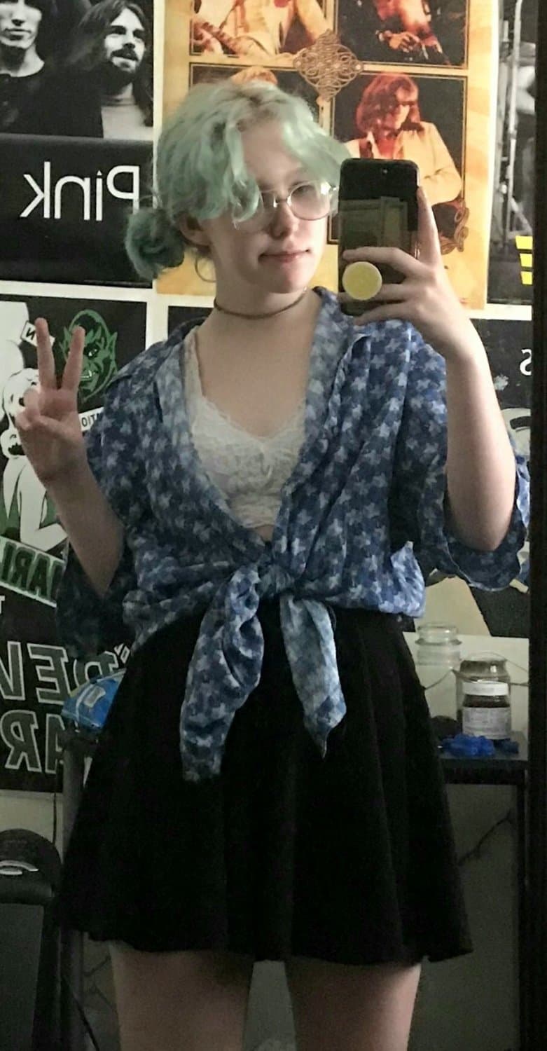 Cute gf strips for your perverted gooner eyes ???