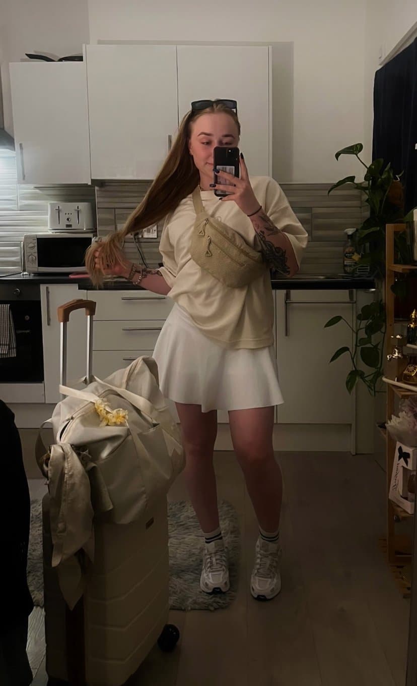 I give her insta out but let me know what you’ll do with it if I give you it she a sexy blonde girl