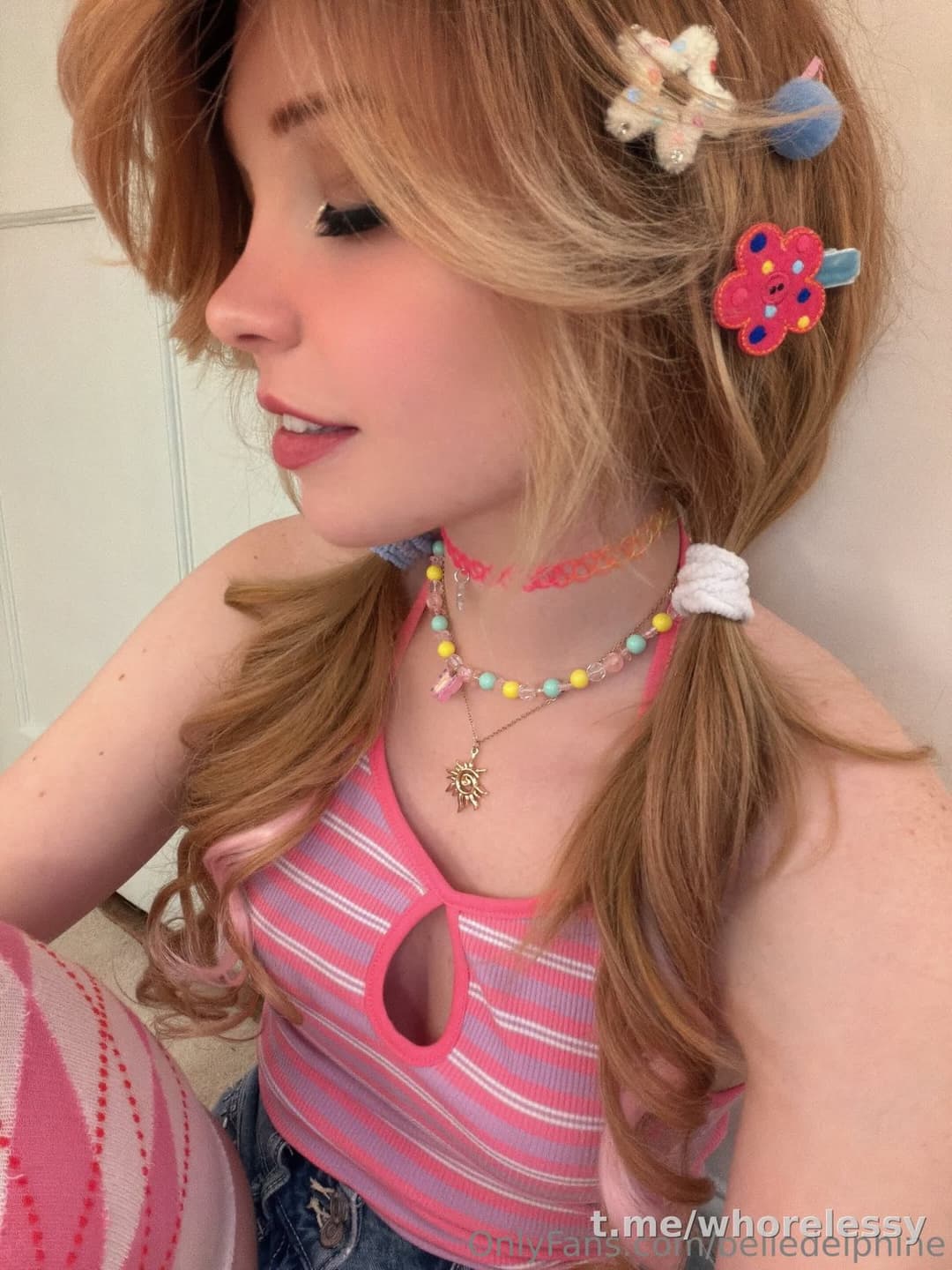 Cute egirl teases pink panties and flashes tits