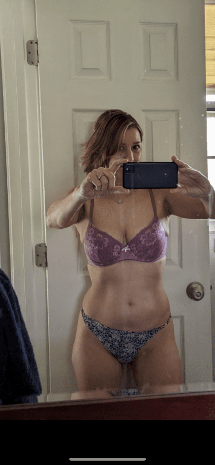 Real wife sucks multiple cocks