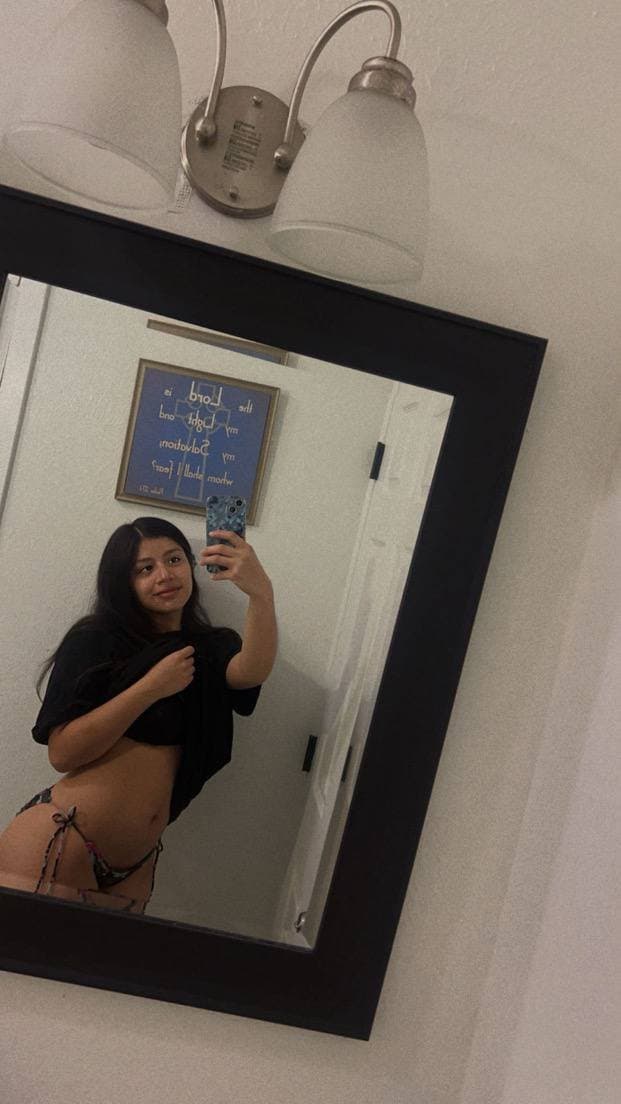 super sexy young and slutty best friend Cristina’s nudes stolen off her phone. Cristina Ortiz 16