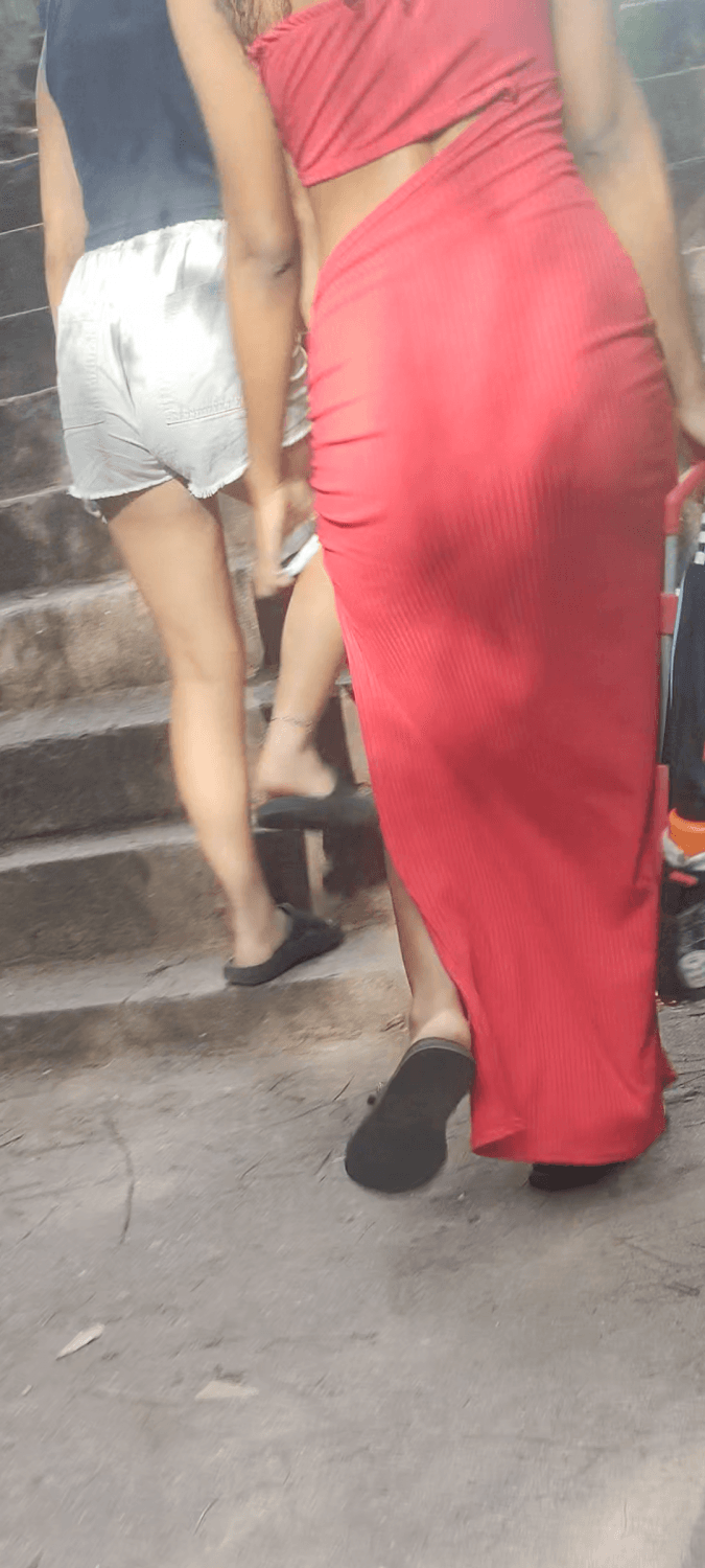 Blonde big ass + Nice ass close + Young Ebony hot ?