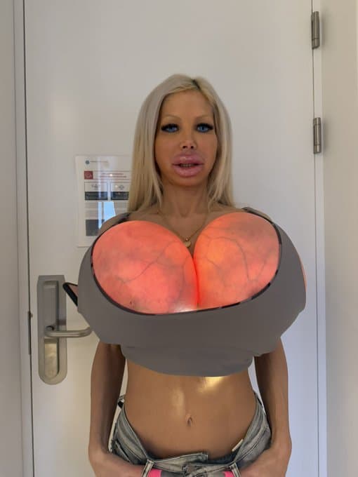 Click to view full size BIG TIT? BIMBO MILF.(Baj Angelika)PT. 3...