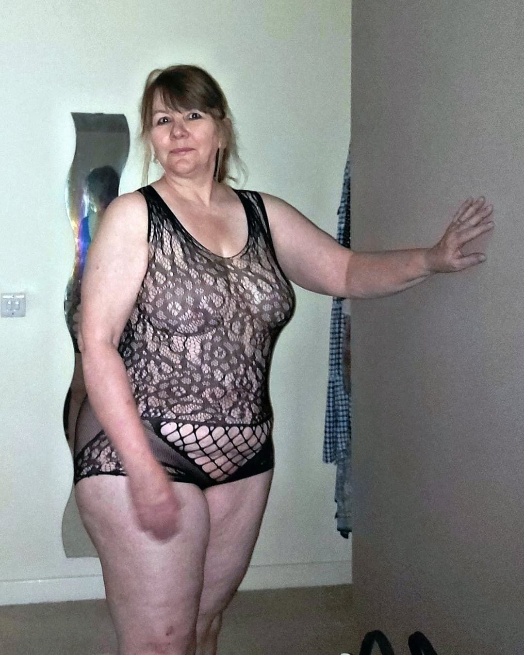 Wife Alison 60yo From UK ??