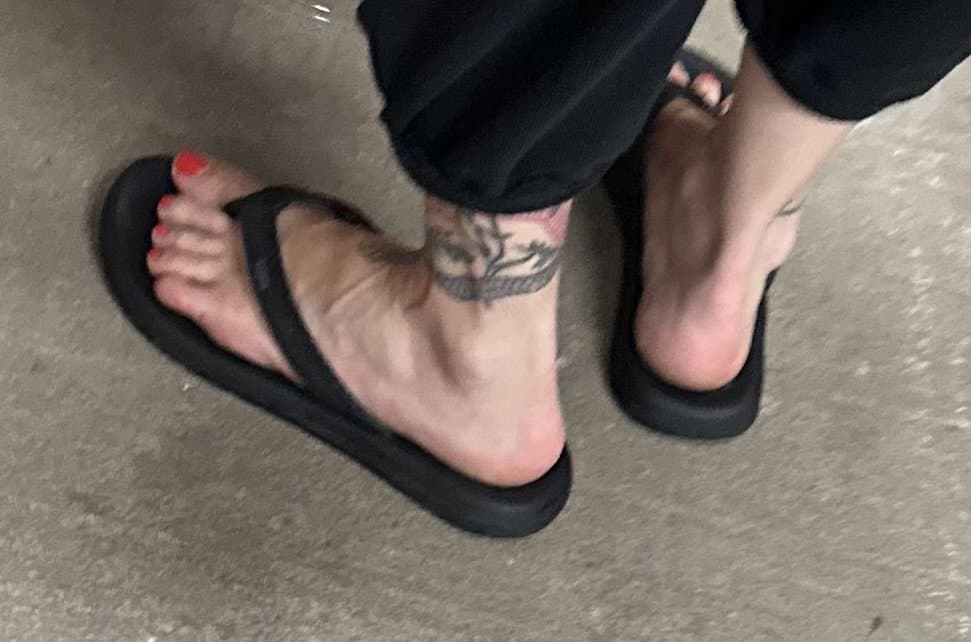 Click to view full size Creep Shots. Super Sexy Hot Blonde MILF Feet & Ass. I couldn’t get a clear face pic.