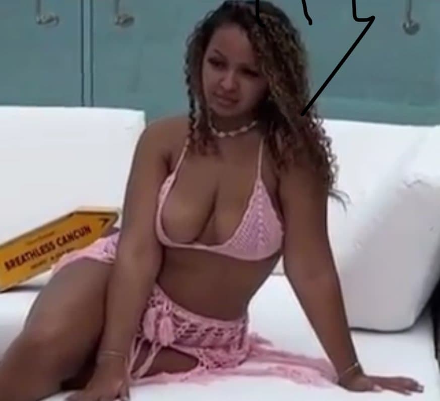 Fat Ebony whore can’t stop exposing her nipples & her fat black ass