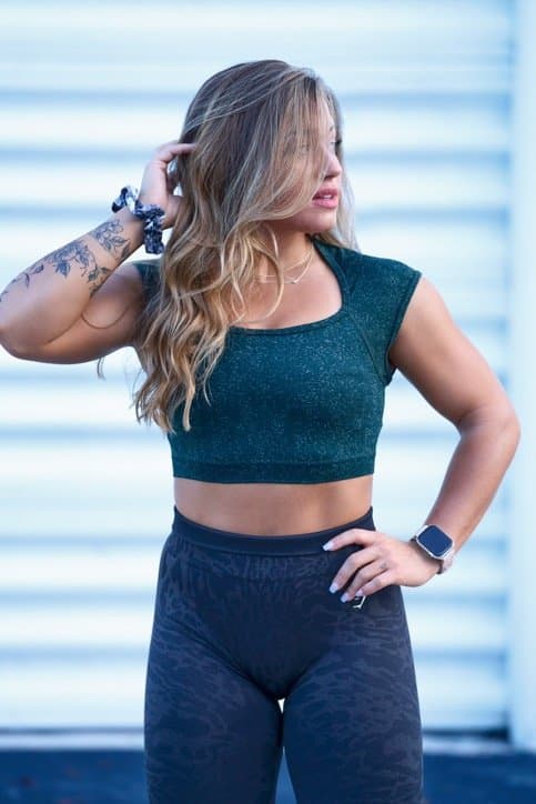 Gorgeous gorgeous girls lift heavy heavy weights