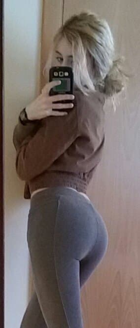 Para que se metan una paja con la buena para nada de Miare. Solo vale la pena por esa cola rica.