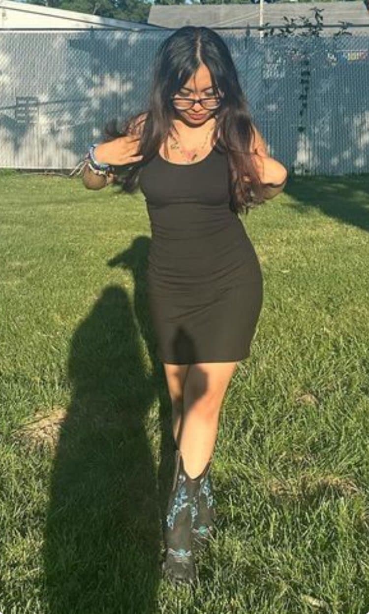 Risk of my barely legal teen Latina cousin Jaz, dm kik or session if caught