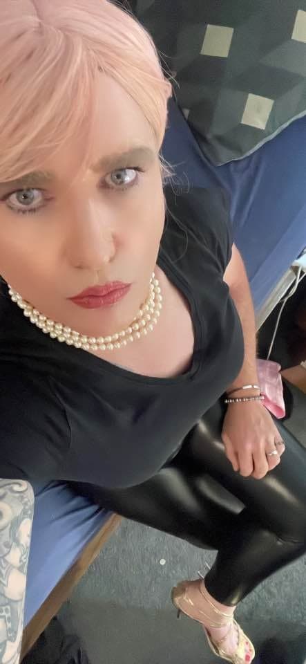 Sissy Cherry ? 43yo from QLD Australia ?? submissive bottom slutKik: Tailfeather81