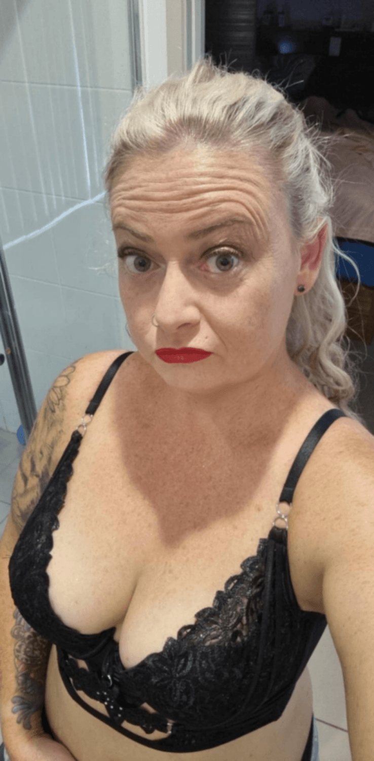 Lisa wants to drain your balls for Valentines Day!!