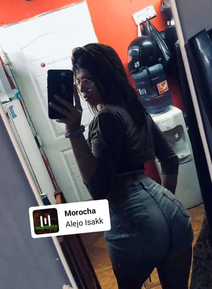 Quiere que le rompan el orto por primera vez .. se lo merece ?