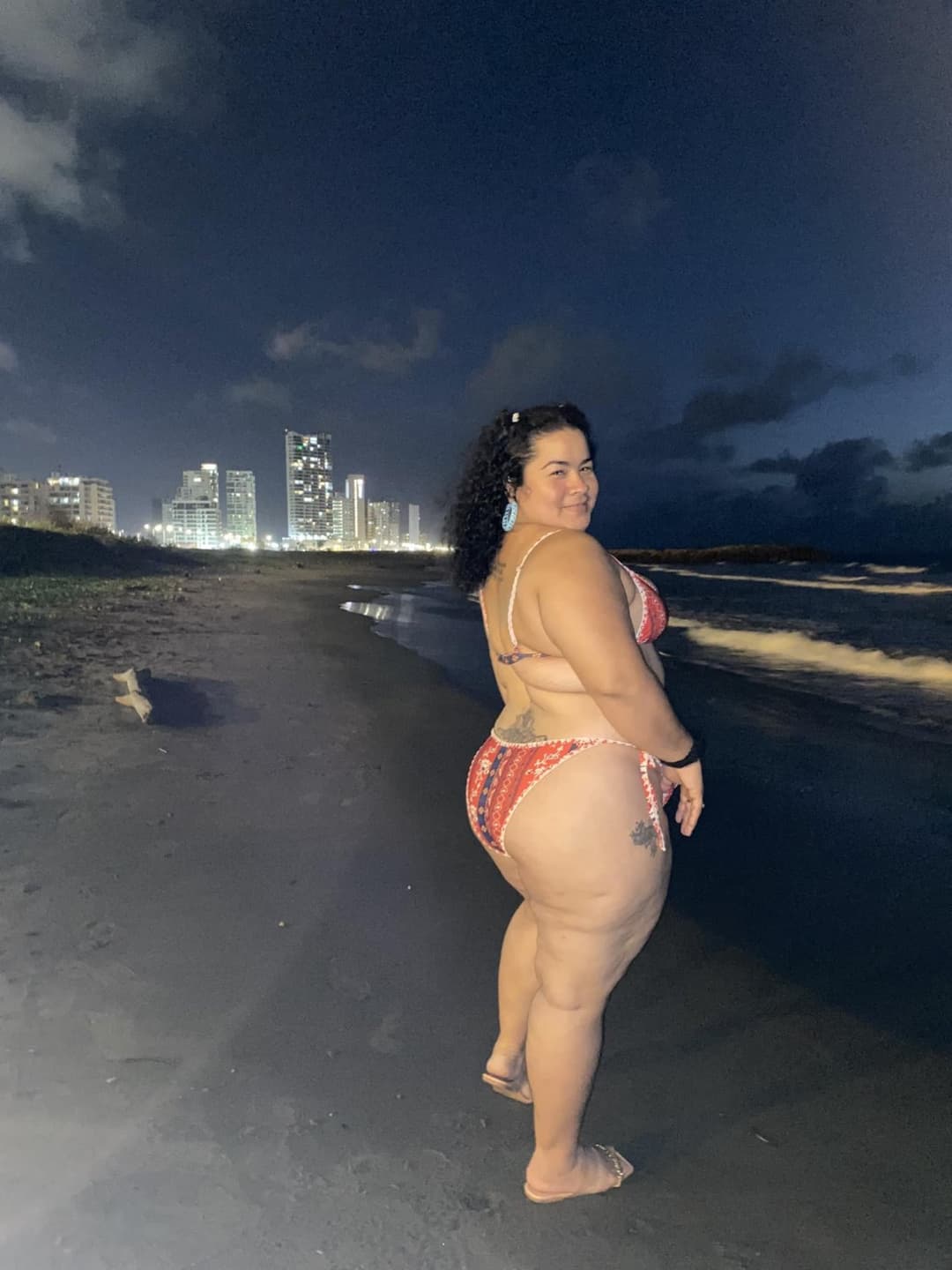 COLUMBIAN BBW BIKINI BABE