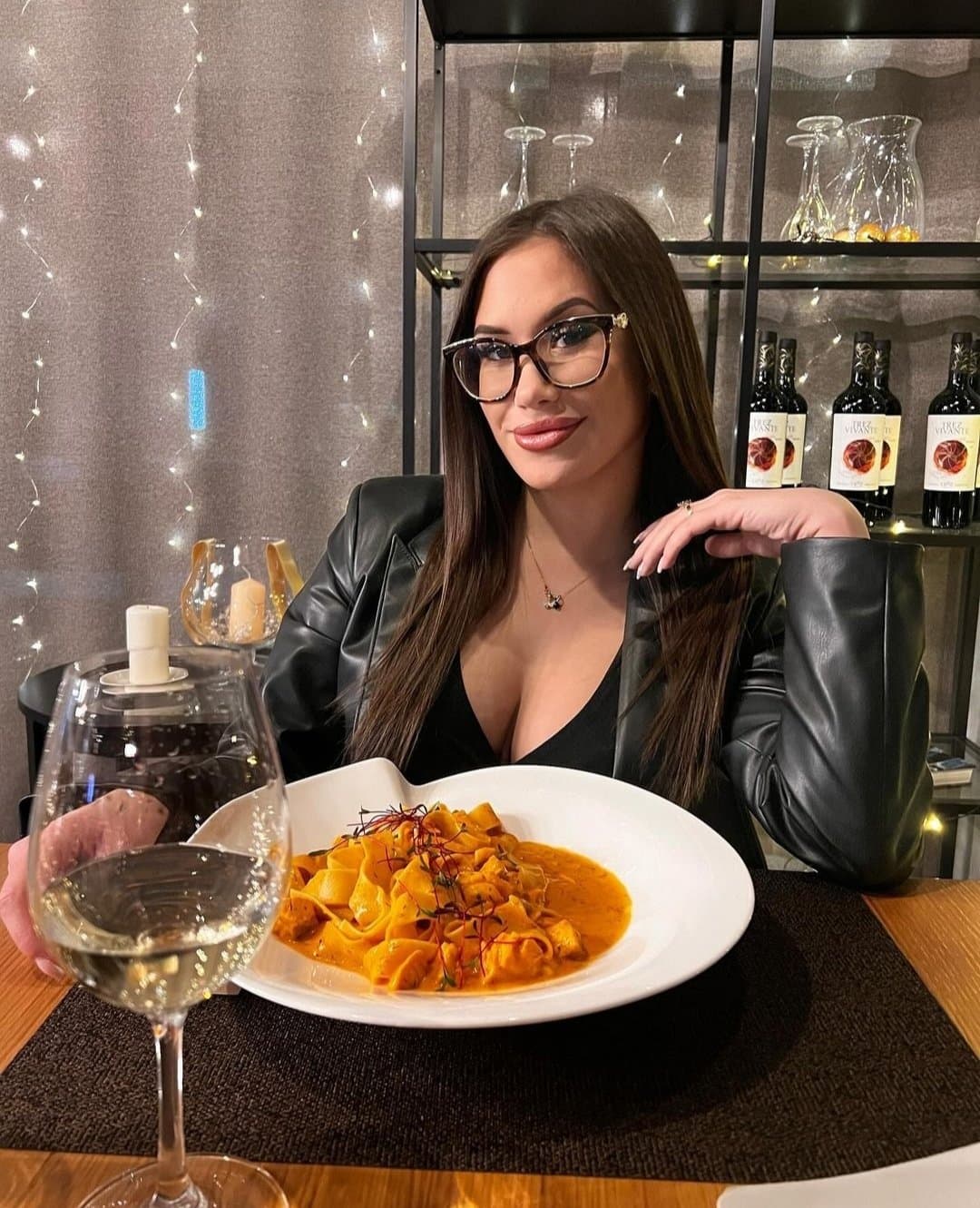 [kik]subbmit busty bitch loved my cock so much She gave up marriage just to fuck with me a few times