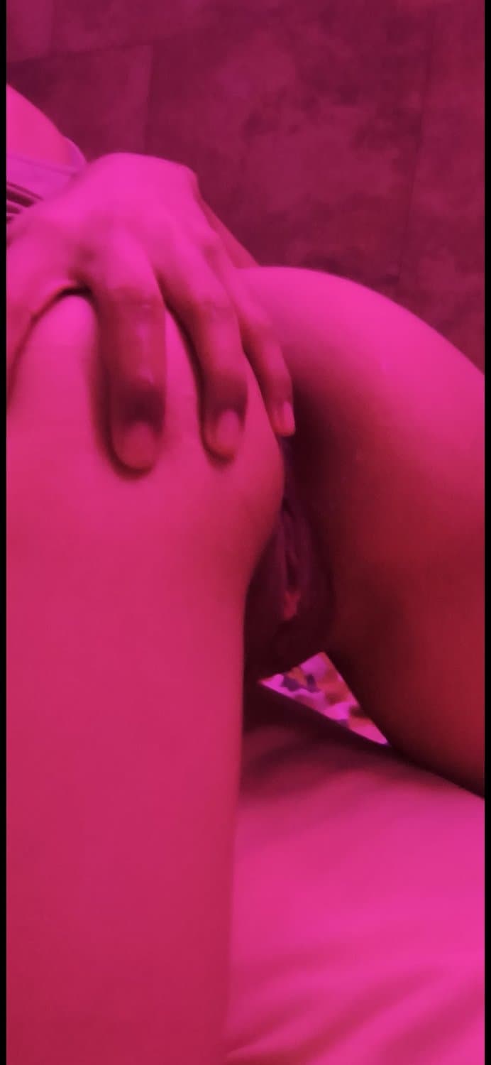 La llevo Primero a comer pollo y luego a comer verga