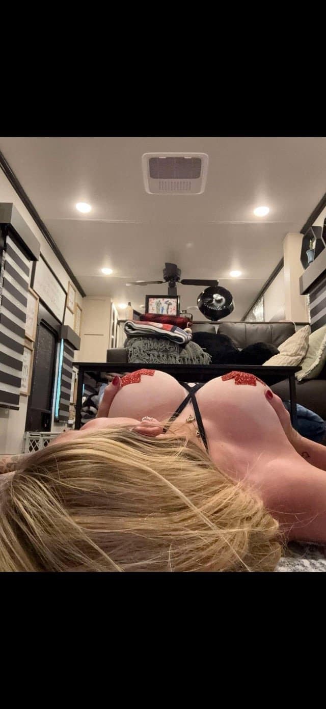 Long Legs On Slutty Blonde Big Tit MILF