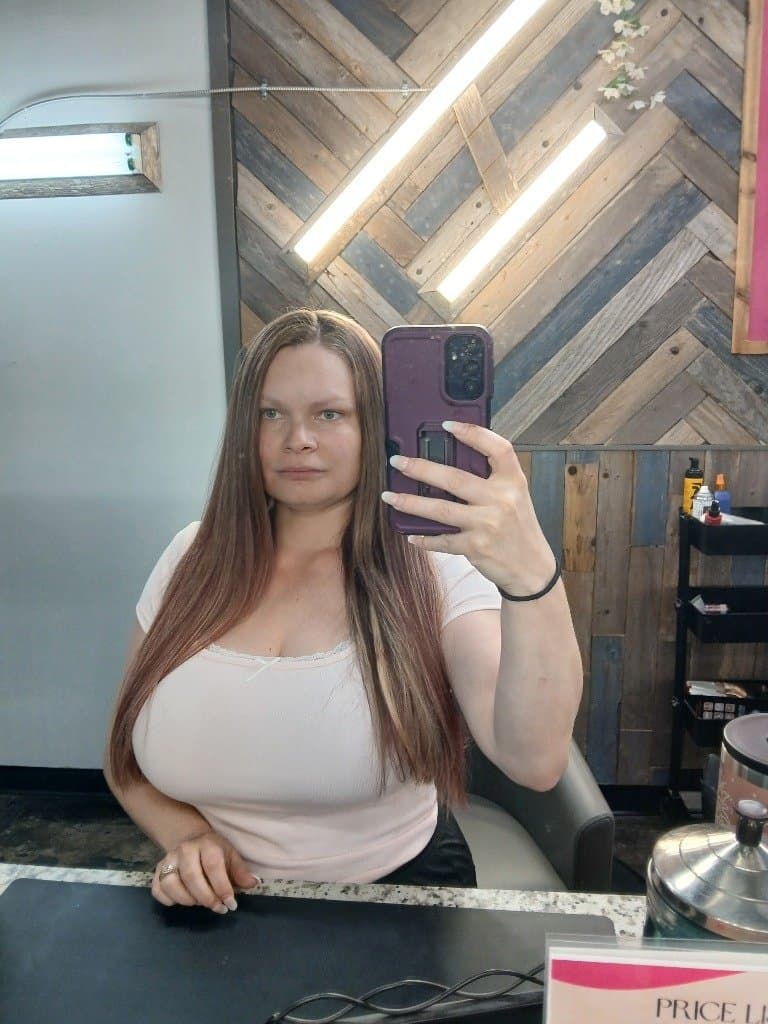 Lacy Springs Green Eyes Busty Milf