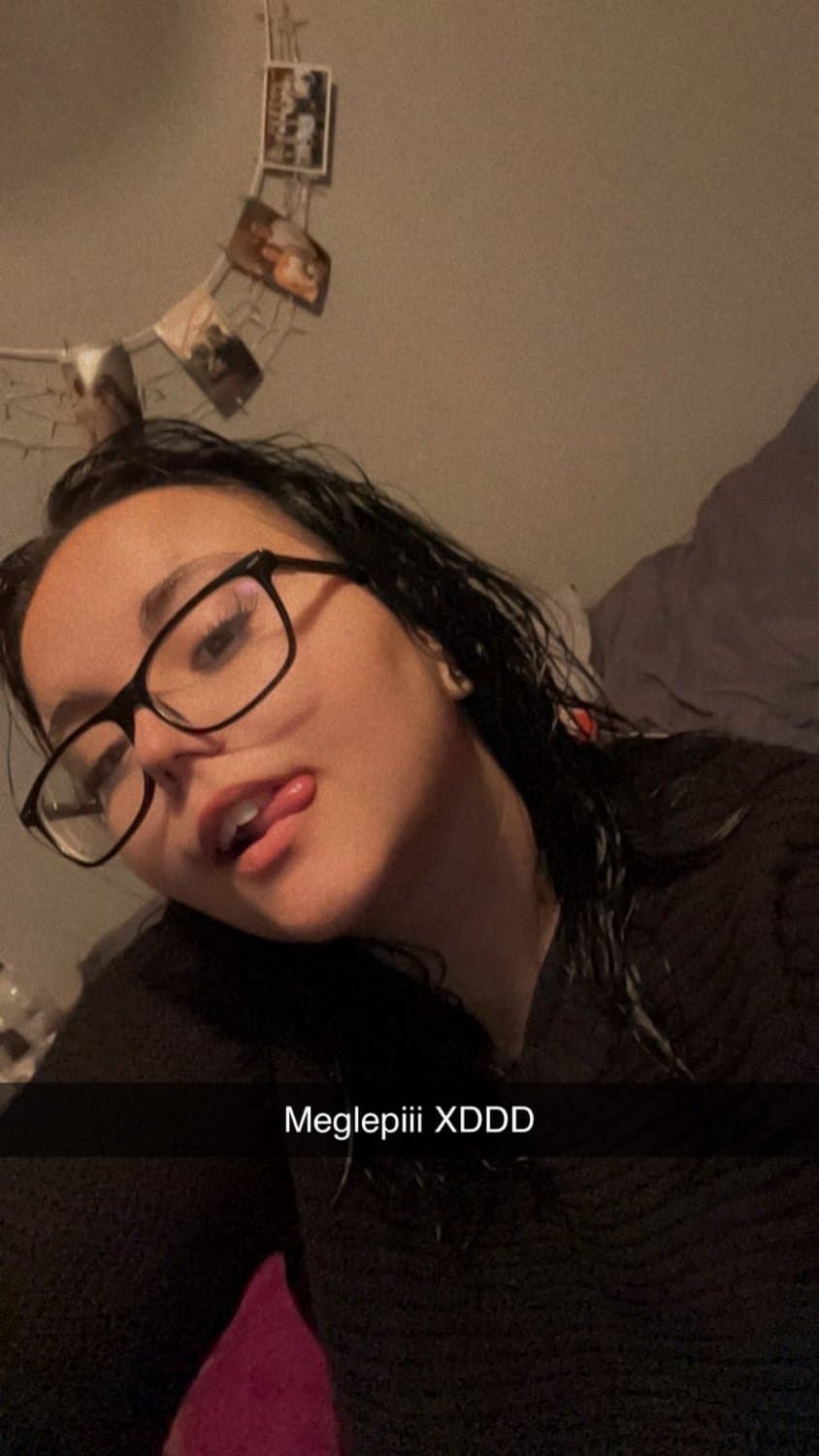 Laura 20 flashing boobs and sucking dick like a professional