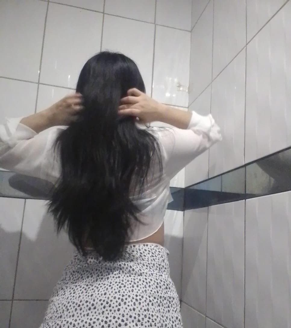 Mi trasero se mueve suave, mi mirada seduce… ¿vienes a verme? Soy Lesly