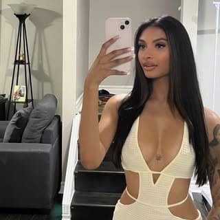 Toronto slut Jessica is here to milk your cock