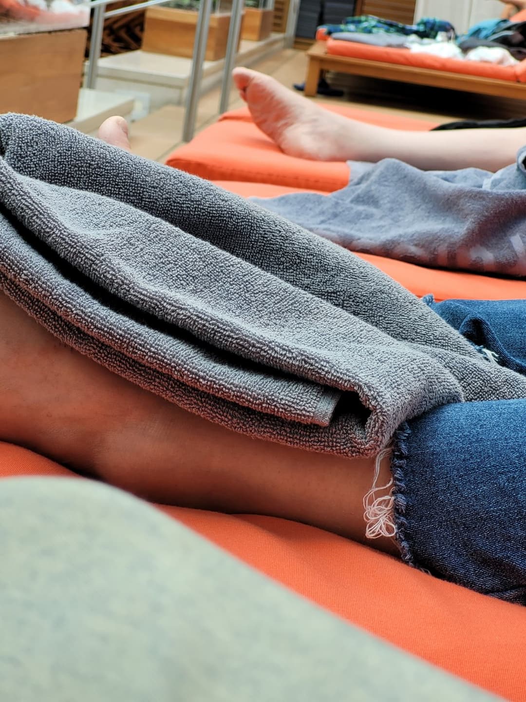 White milf feet on the cruise