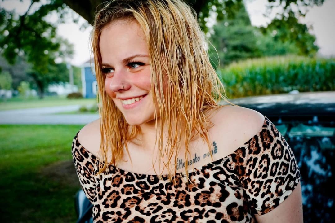 little whore got a boyfriend & started ignoring me