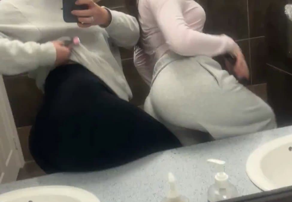 Comment whose ass is better? Moms or my sister