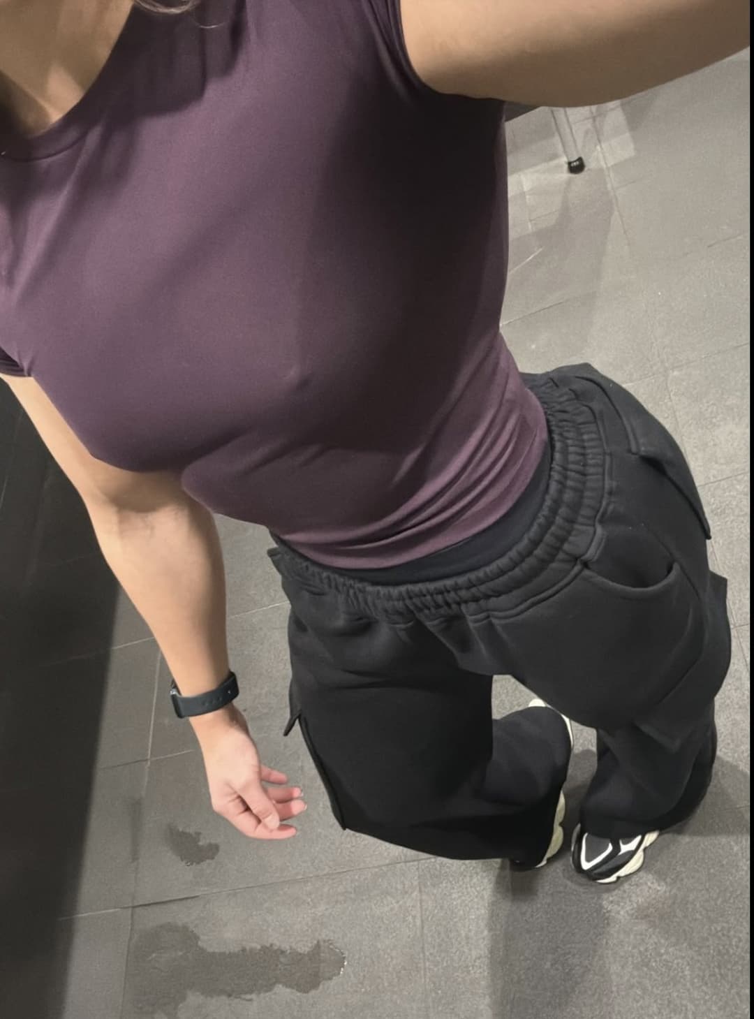 Aussie fitness model loves flaunting her body