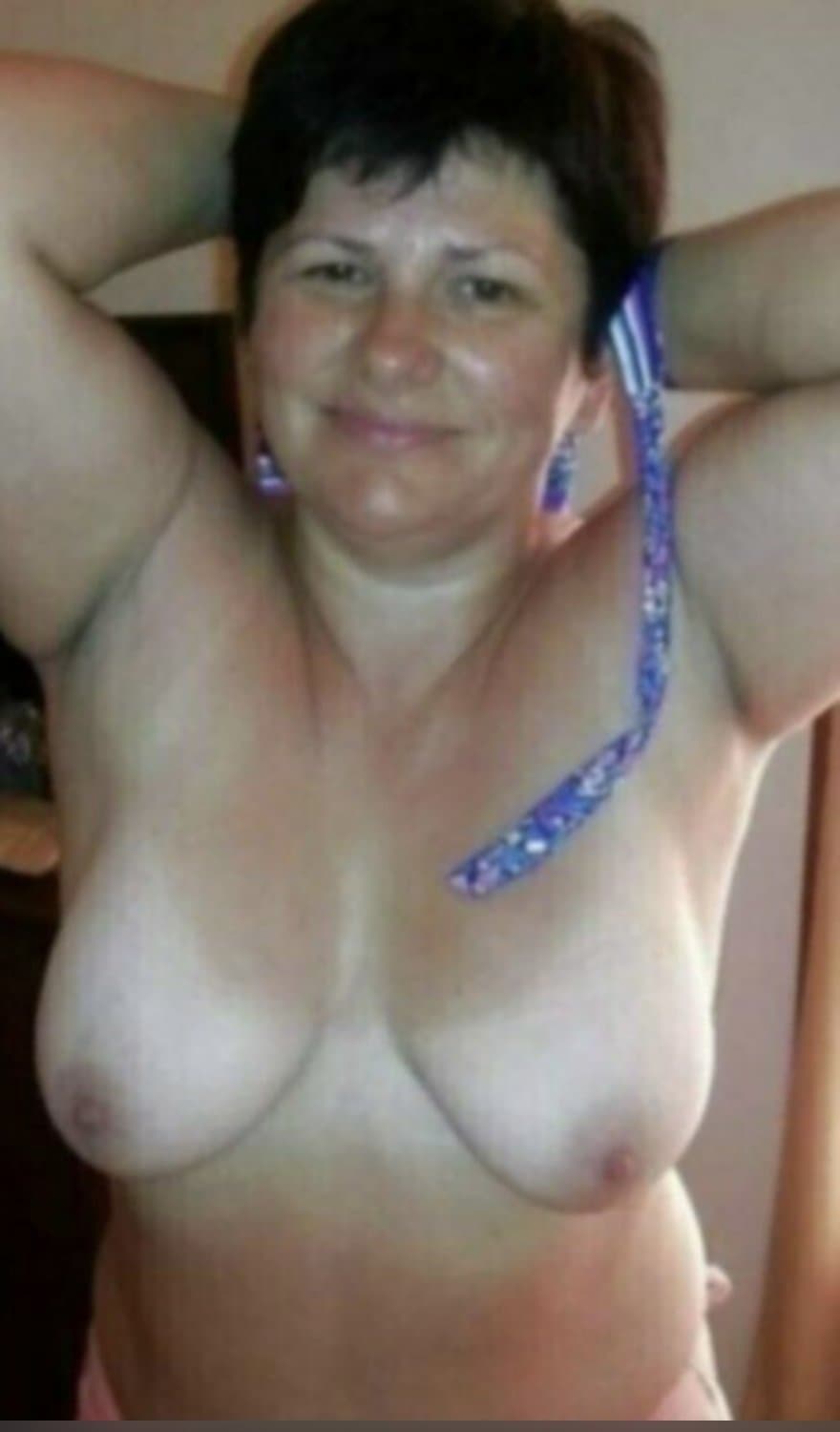 Beautiful mature lady!