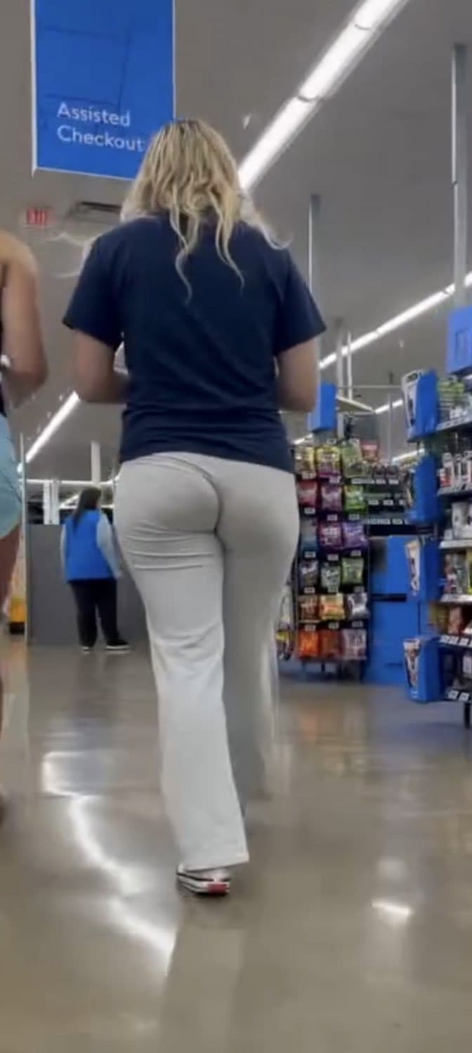 blonde bubble butt pawg jiggly in white leggings creepshots