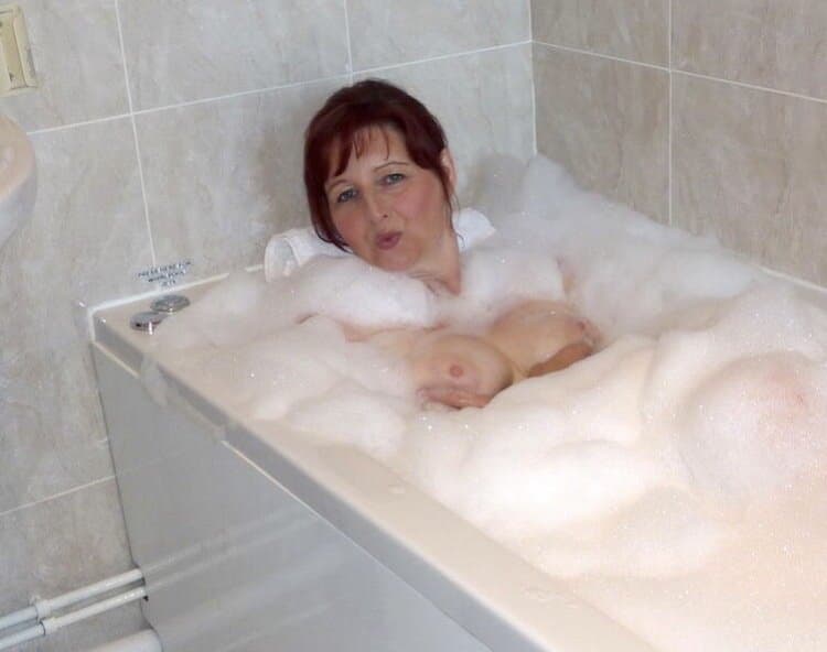 Slut Rachel bath times to share