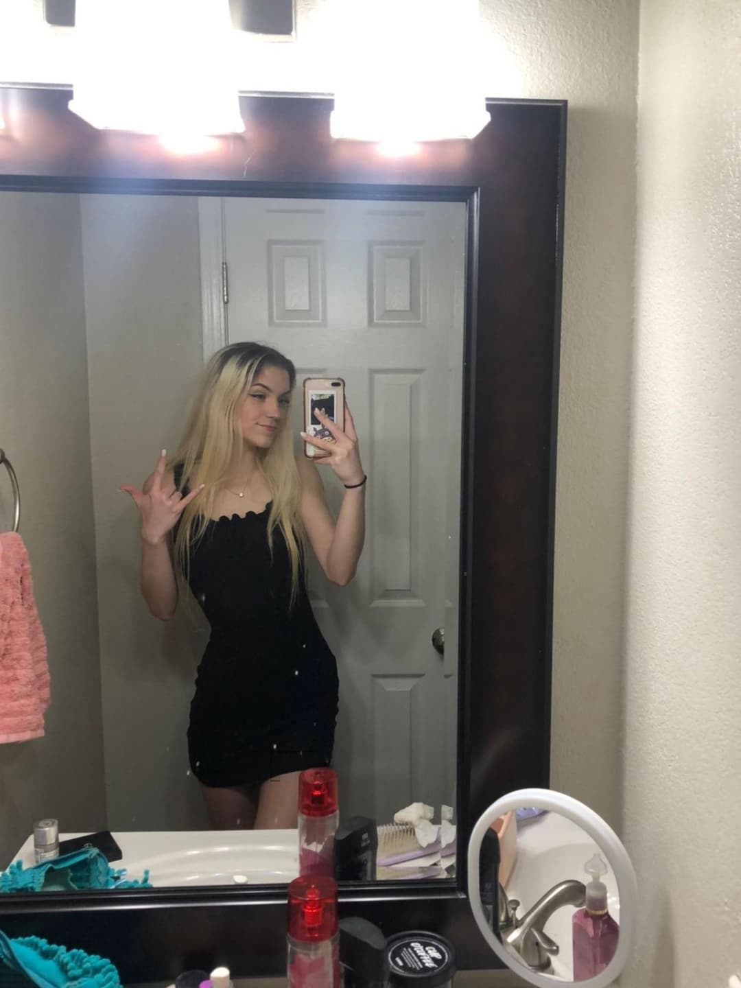 Click to view full size Sweet Della